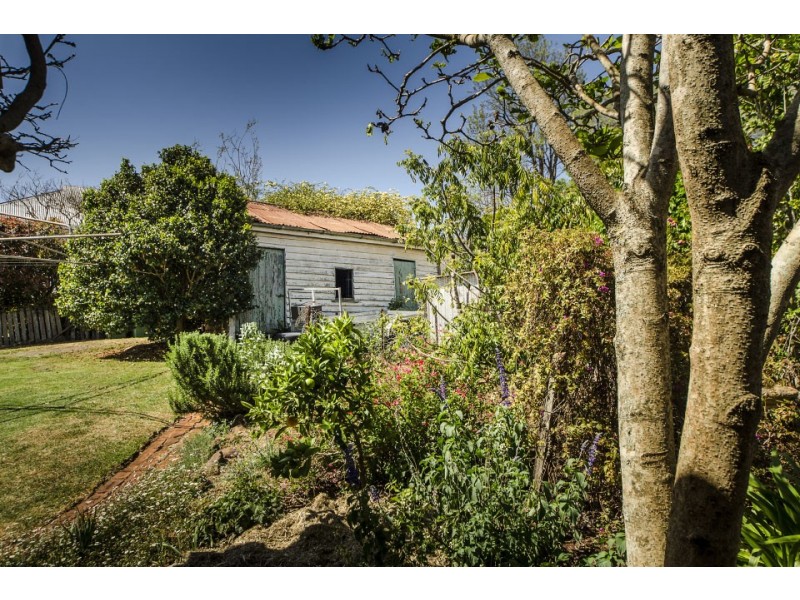 17 Gentle Street, North Toowoomba QLD 4350