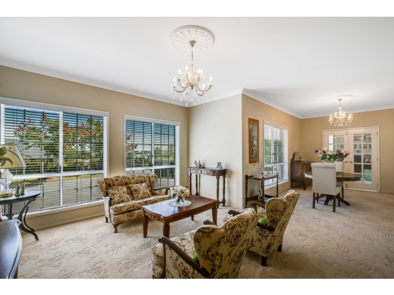 25 Roderick Drive, Cotswold Hills QLD 4350