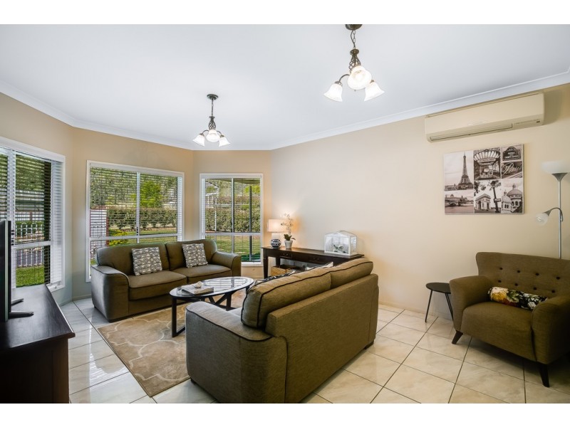 25 Roderick Drive, Cotswold Hills QLD 4350