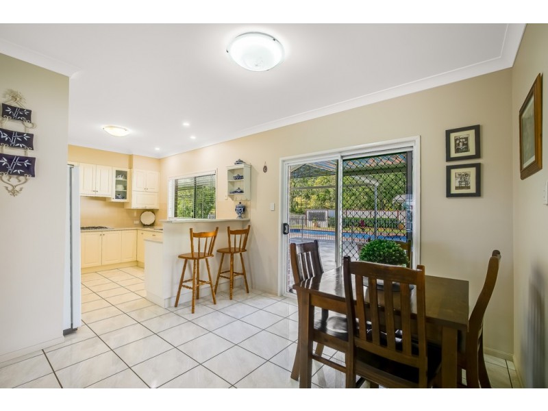 25 Roderick Drive, Cotswold Hills QLD 4350