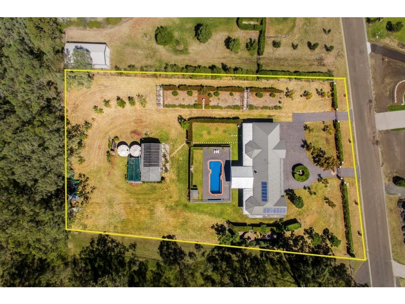 25 Roderick Drive, Cotswold Hills QLD 4350