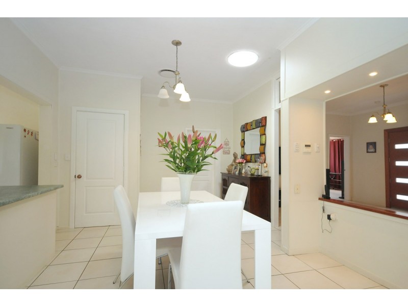 31 West Street, Newtown QLD 4350