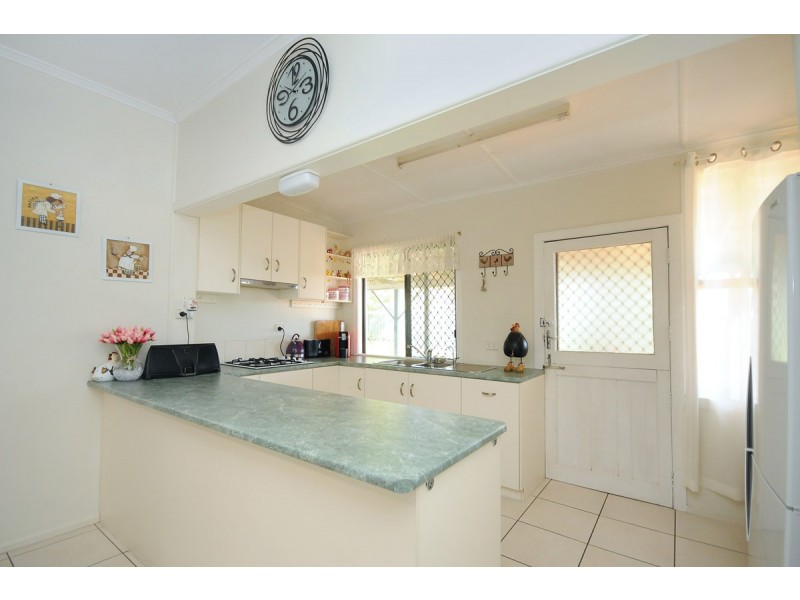 31 West Street, Newtown QLD 4350