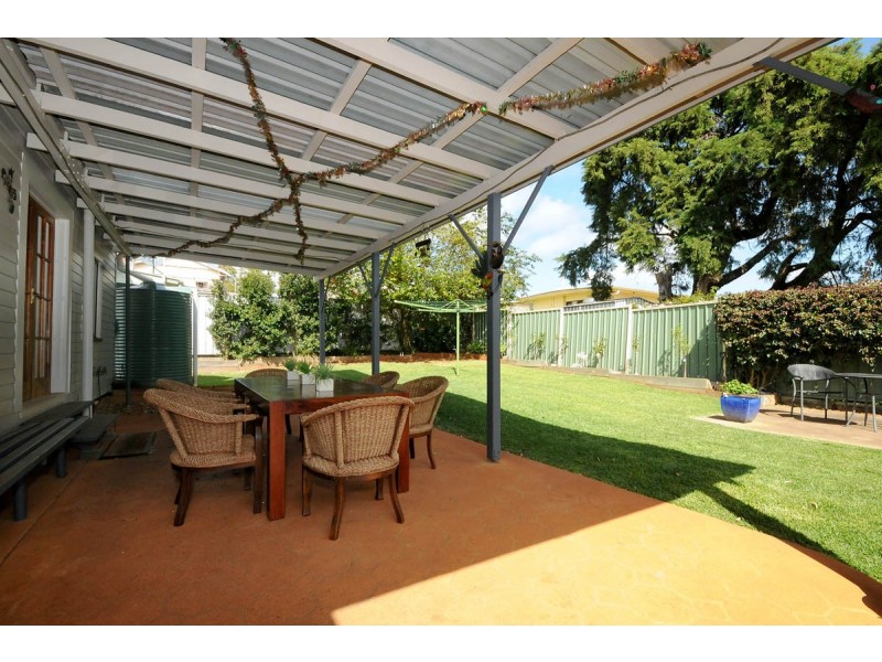 31 West Street, Newtown QLD 4350