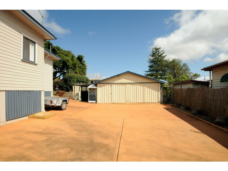 31 West Street, Newtown QLD 4350