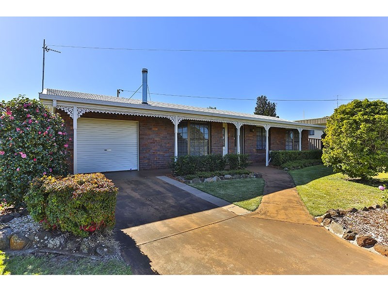 25 Kingsford Smith Drive, Wilsonton QLD 4350