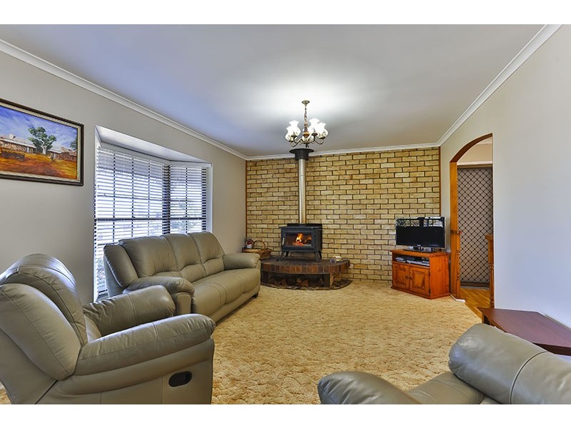 25 Kingsford Smith Drive, Wilsonton QLD 4350