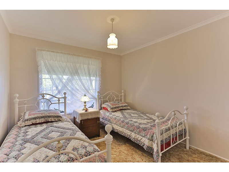 25 Kingsford Smith Drive, Wilsonton QLD 4350