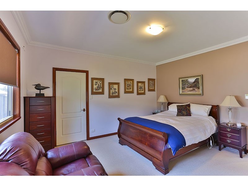 4 Garde Street, Centenary Heights QLD 4350