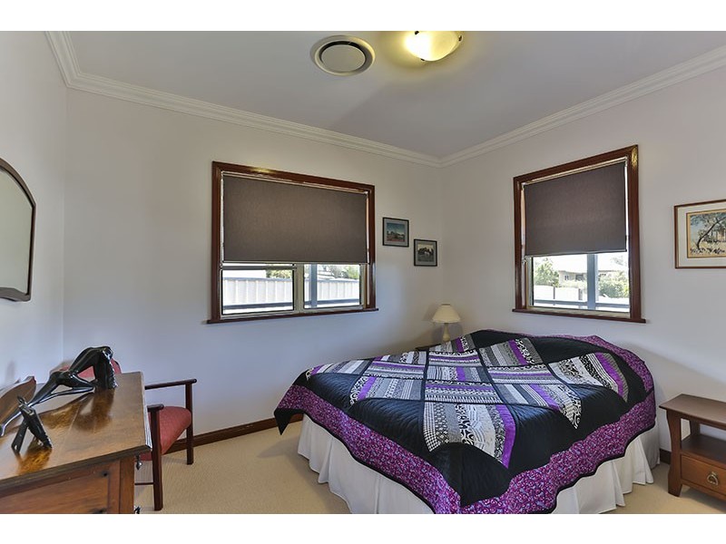 4 Garde Street, Centenary Heights QLD 4350