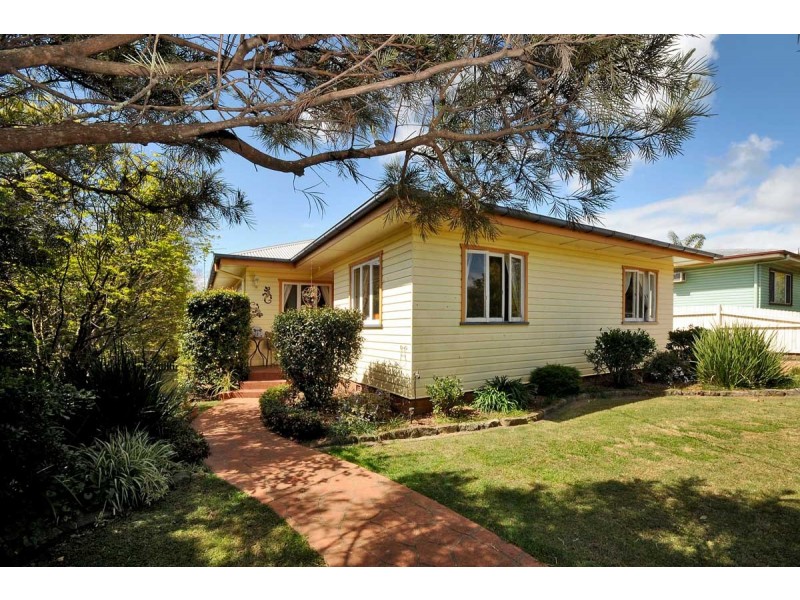 17 Patricia Street, Mount Lofty QLD 4350