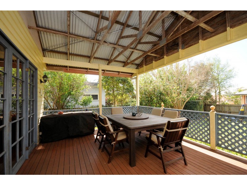 17 Patricia Street, Mount Lofty QLD 4350
