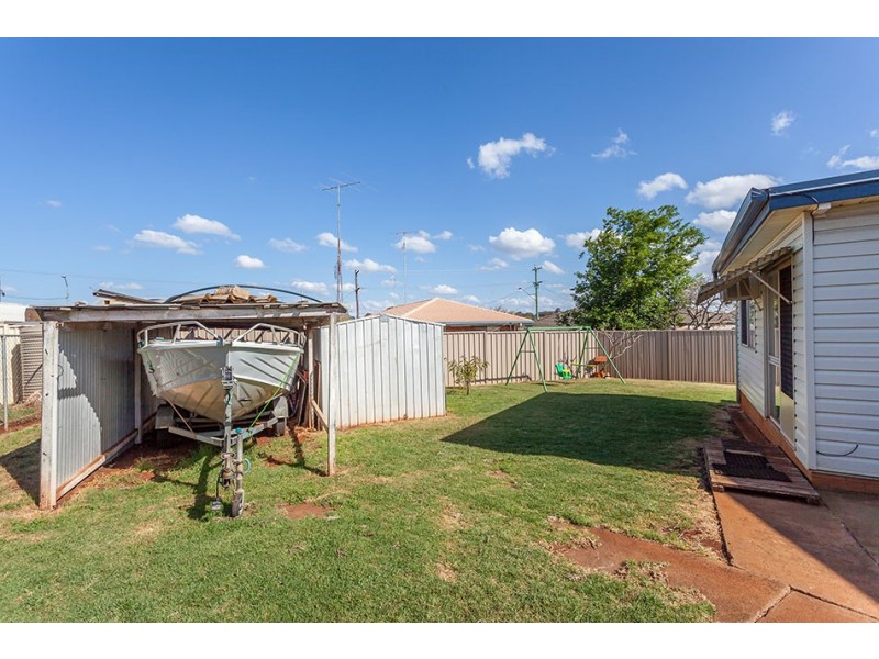 32 Smithfield Street, Harristown QLD 4350