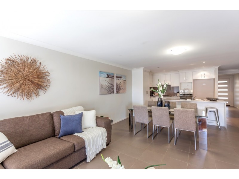 Unit 2/11 Gorman Street, Darling Heights QLD 4350