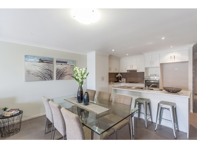 Unit 2/11 Gorman Street, Darling Heights QLD 4350