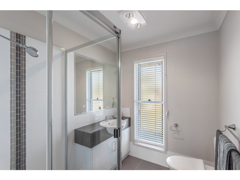 Unit 2/11 Gorman Street, Darling Heights QLD 4350