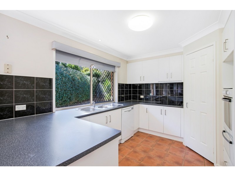 2 Sweetapple Crescent, Centenary Heights QLD 4350