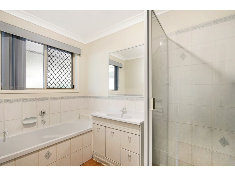 2 Sweetapple Crescent, Centenary Heights QLD 4350