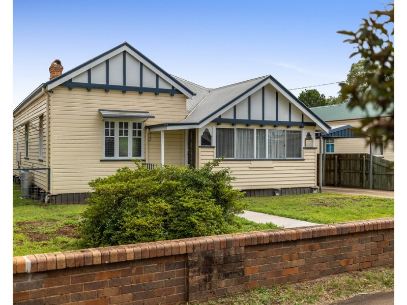 5 Buckland Street, Harristown QLD 4350