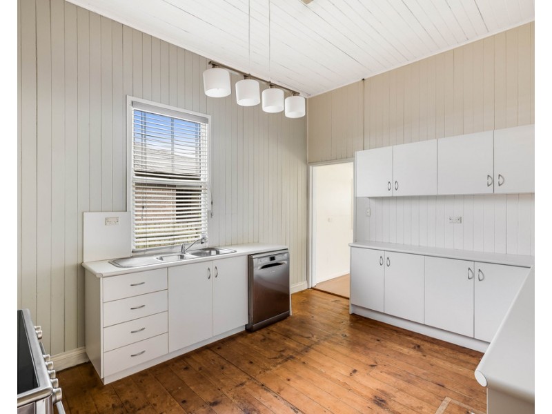 5 Buckland Street, Harristown QLD 4350