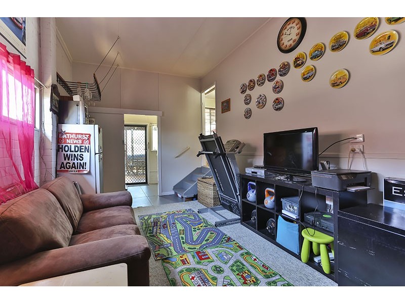 22 Quelch Street, Rockville QLD 4350