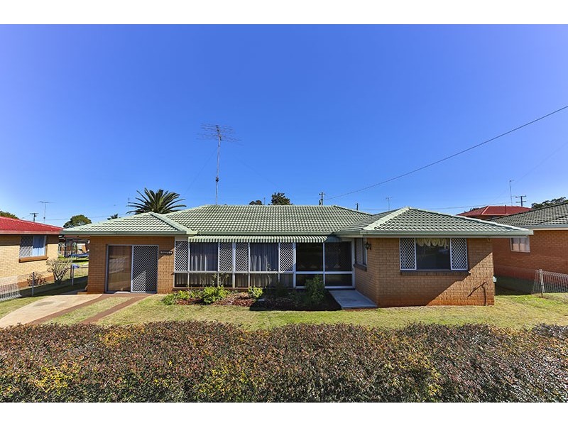 21 Sampson Street, Wilsonton QLD 4350