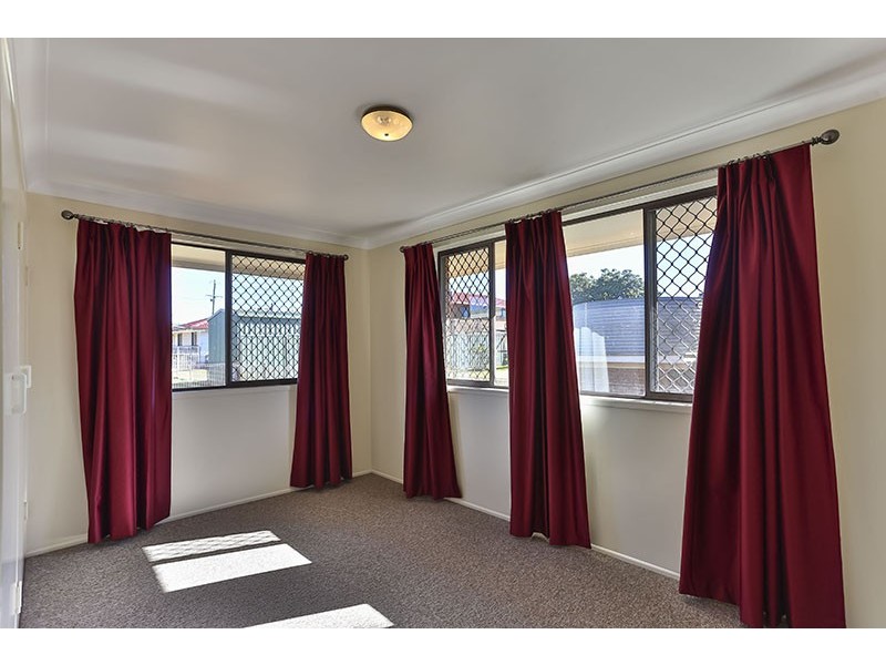 21 Sampson Street, Wilsonton QLD 4350