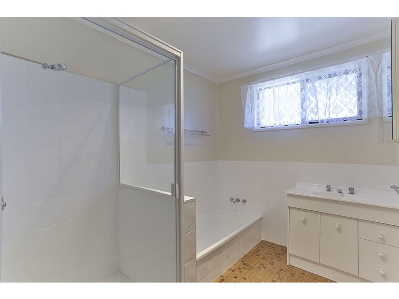21 Sampson Street, Wilsonton QLD 4350