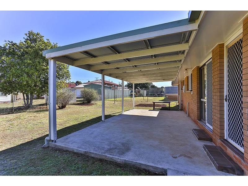 21 Sampson Street, Wilsonton QLD 4350