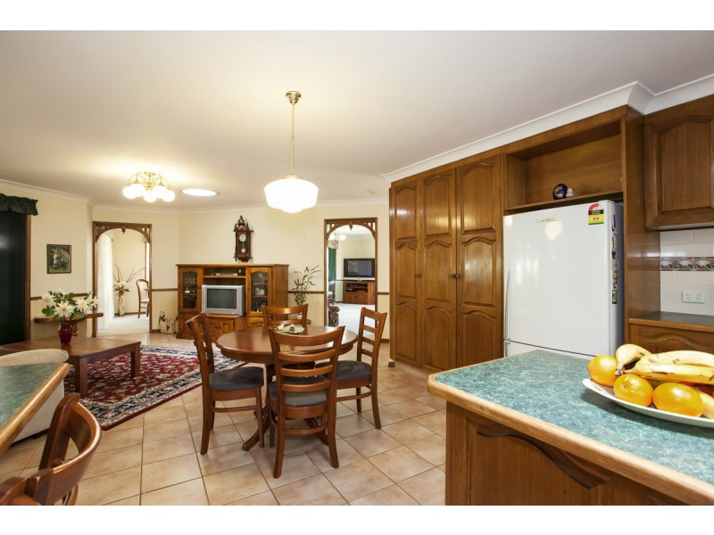 196 Stenner Street, Middle Ridge QLD 4350