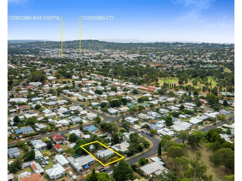 11 Stehn Street, Harristown QLD 4350