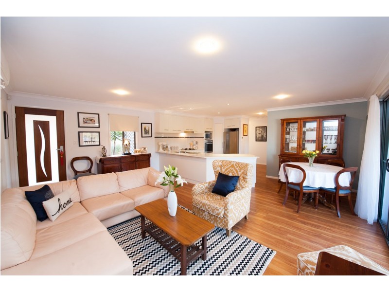 18 Willowburn Drive, Rockville QLD 4350