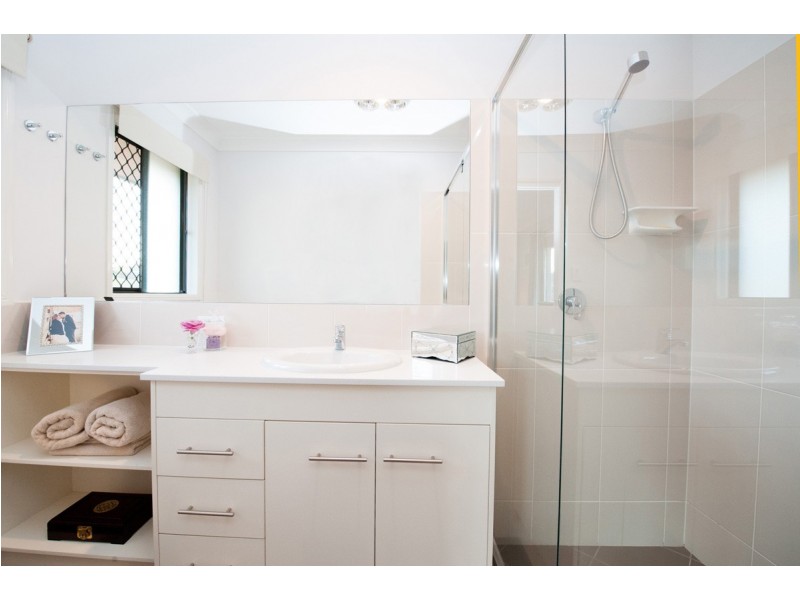 18 Willowburn Drive, Rockville QLD 4350