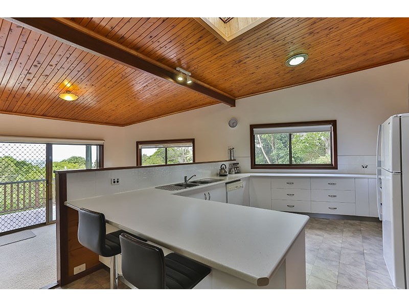 6 Scenic Crescent, Blue Mountain Heights QLD 4350