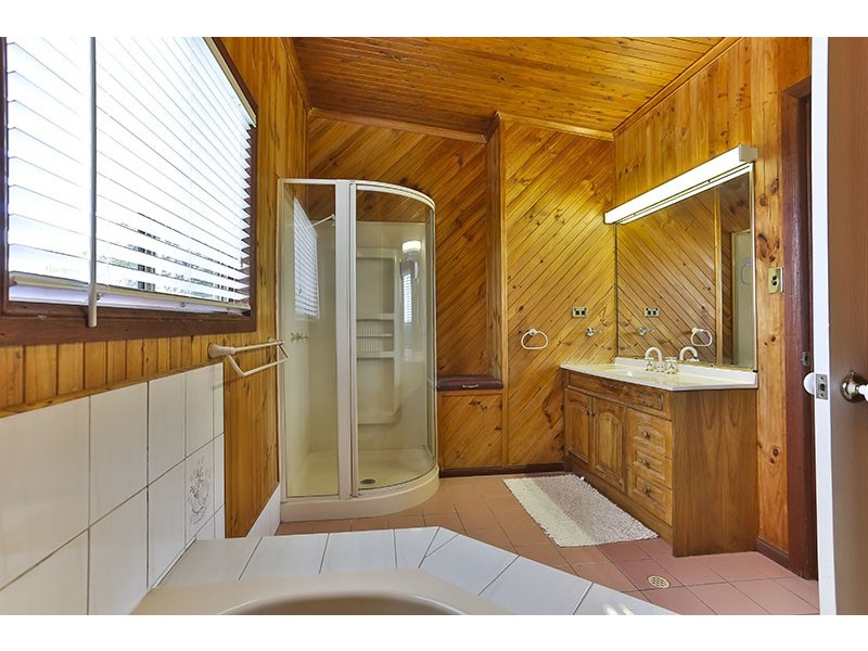 6 Scenic Crescent, Blue Mountain Heights QLD 4350