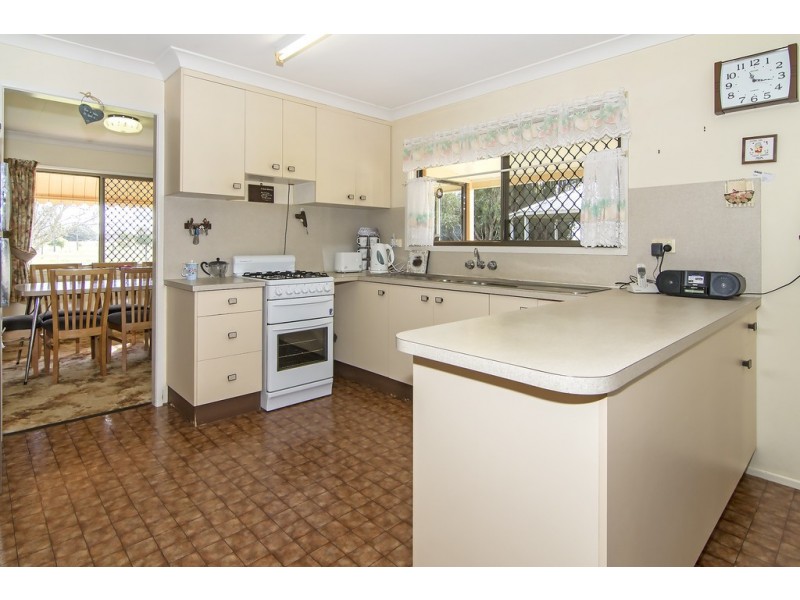 8 Rocklyn Street, Darling Heights QLD 4350