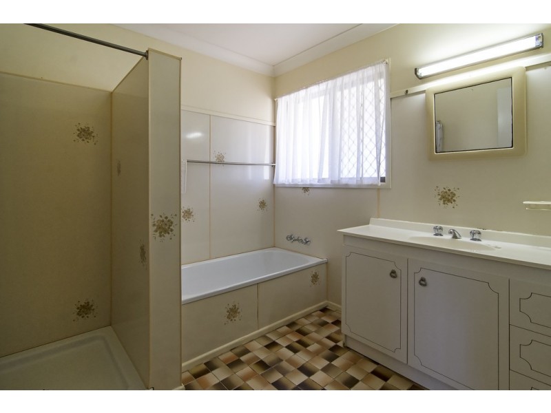 8 Rocklyn Street, Darling Heights QLD 4350