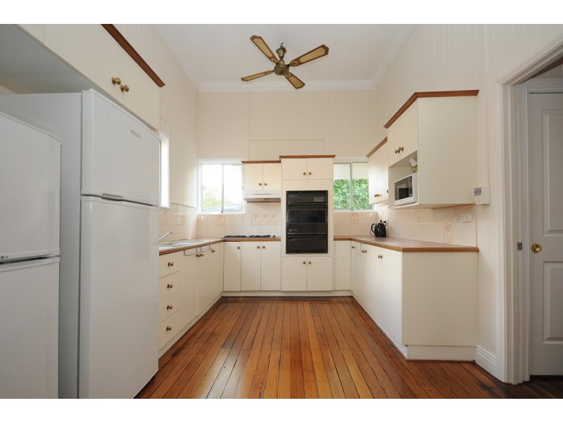 27 Gentle Street, North Toowoomba QLD 4350