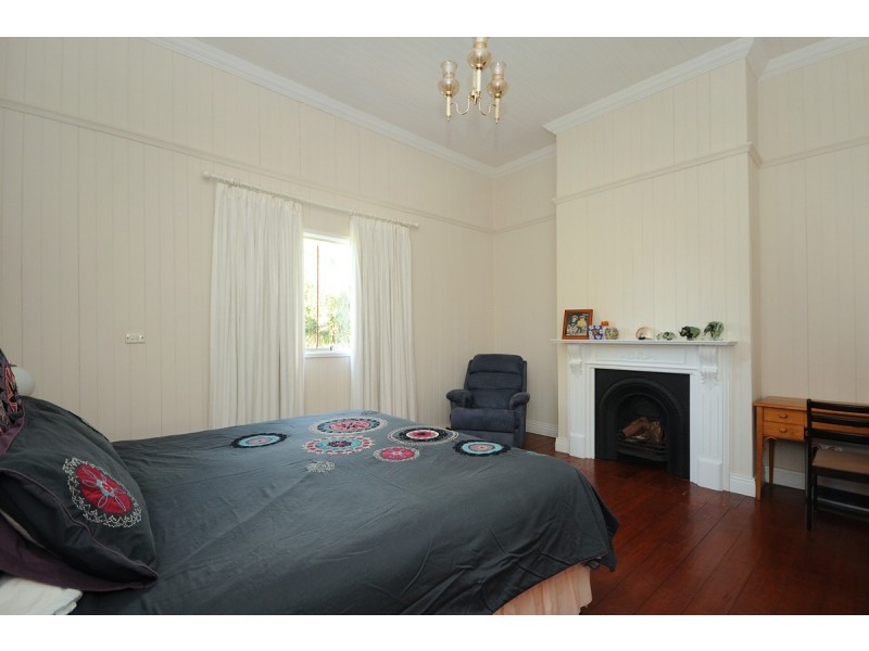 27 Gentle Street, North Toowoomba QLD 4350