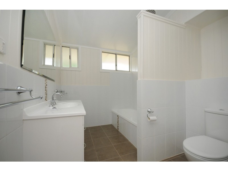 27 Gentle Street, North Toowoomba QLD 4350