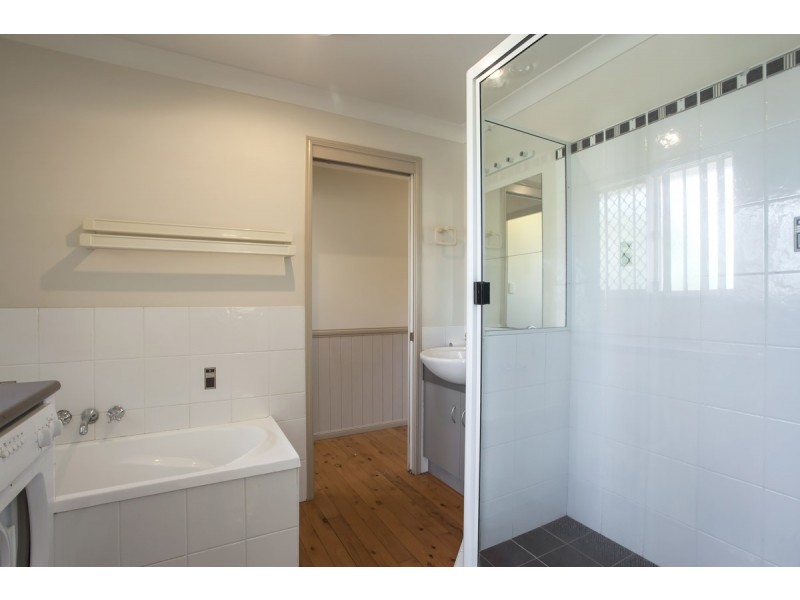 6 Vanity Street, Rockville QLD 4350