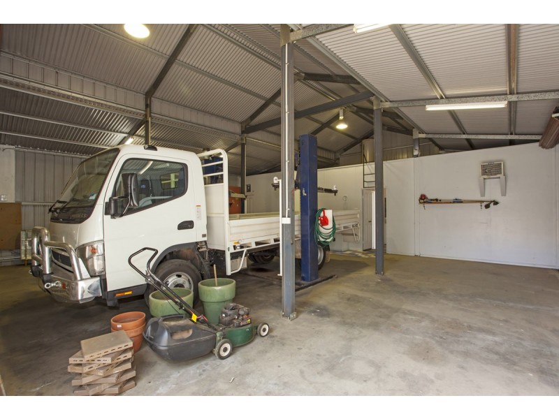 6 Vanity Street, Rockville QLD 4350