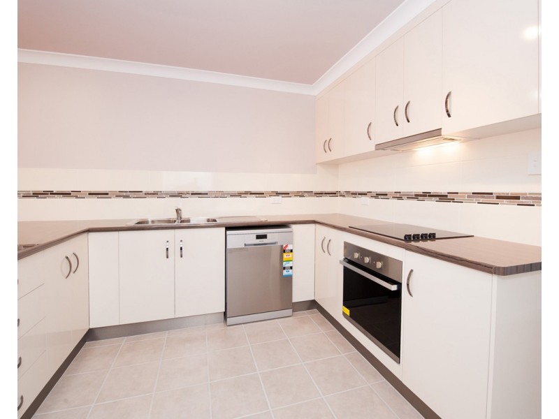 Unit 2/10 Kirklees Street, Newtown QLD 4350