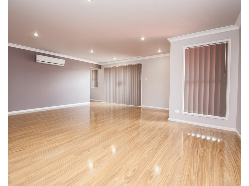 Unit 2/10 Kirklees Street, Newtown QLD 4350