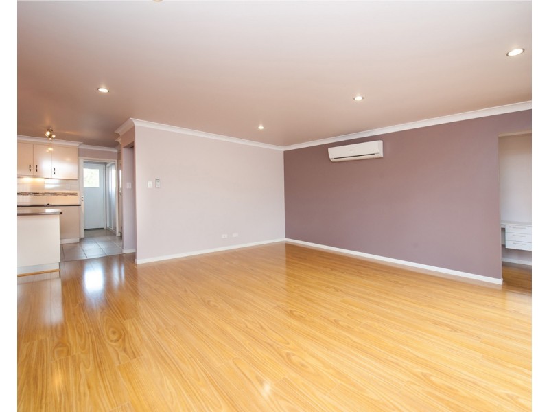 Unit 2/10 Kirklees Street, Newtown QLD 4350