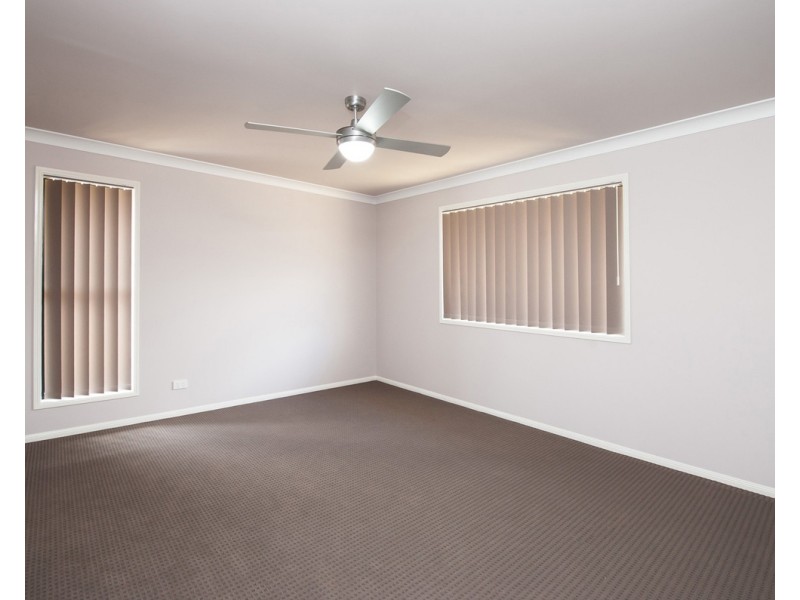 Unit 2/10 Kirklees Street, Newtown QLD 4350