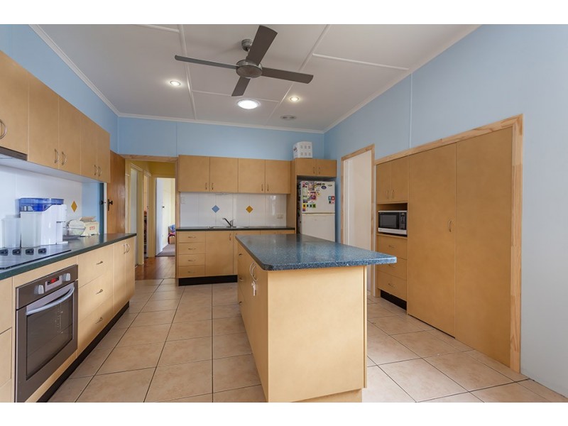 1 Farquharson Street, Harristown QLD 4350
