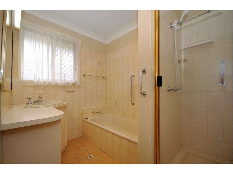 Unit 4/18 McIntyre Street, Centenary Heights QLD 4350