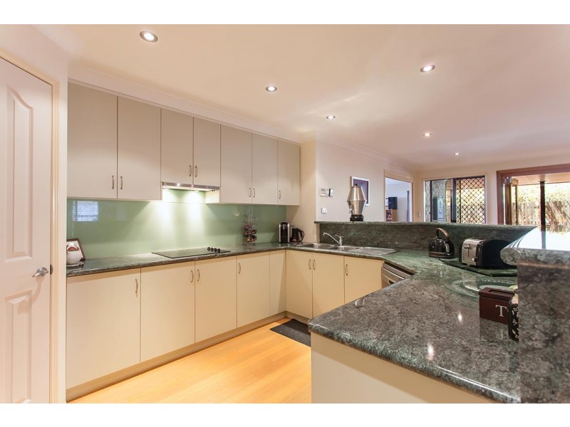 6 Ridgewood Drive, Kearneys Spring QLD 4350