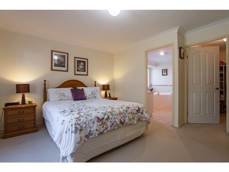 6 Ridgewood Drive, Kearneys Spring QLD 4350